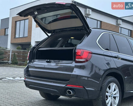 Серый БМВ Х5, объемом двигателя 3 л и пробегом 198 тыс. км за 25999 $, фото 48 на Automoto.ua