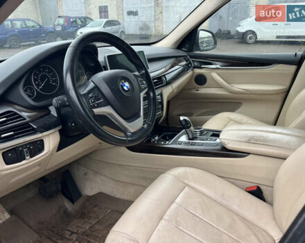 Серый БМВ Х5, объемом двигателя 3 л и пробегом 290 тыс. км за 17000 $, фото 7 на Automoto.ua