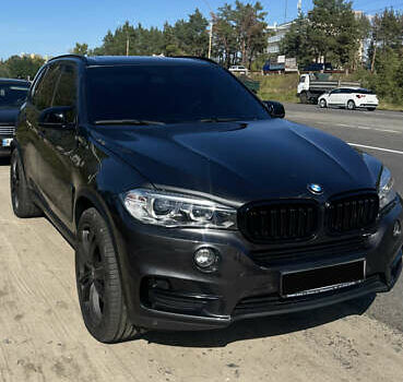 Серый БМВ Х5, объемом двигателя 2 л и пробегом 179 тыс. км за 25000 $, фото 3 на Automoto.ua