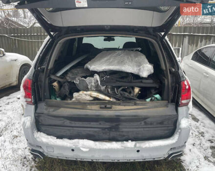 Серый БМВ Х5, объемом двигателя 4.4 л и пробегом 88 тыс. км за 19000 $, фото 4 на Automoto.ua