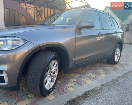 Серый БМВ Х5, объемом двигателя 2 л и пробегом 232 тыс. км за 24000 $, фото 4 на Automoto.ua
