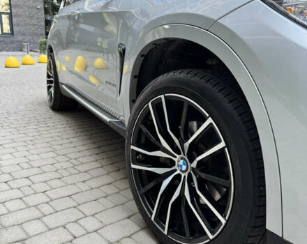 Серый БМВ Х5, объемом двигателя 2.98 л и пробегом 160 тыс. км за 25000 $, фото 3 на Automoto.ua