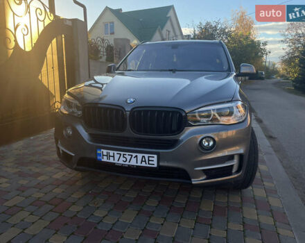 Серый БМВ Х5, объемом двигателя 2 л и пробегом 232 тыс. км за 24000 $, фото 2 на Automoto.ua