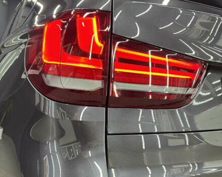 Серый БМВ Х5, объемом двигателя 2 л и пробегом 260 тыс. км за 23999 $, фото 10 на Automoto.ua