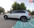 Серый БМВ Х5, объемом двигателя 3 л и пробегом 215 тыс. км за 19900 $, фото 5 на Automoto.ua