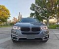 Серый БМВ Х5, объемом двигателя 3 л и пробегом 77 тыс. км за 14600 $, фото 1 на Automoto.ua
