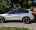 Серый БМВ Х5, объемом двигателя 3 л и пробегом 170 тыс. км за 20000 $, фото 1 на Automoto.ua