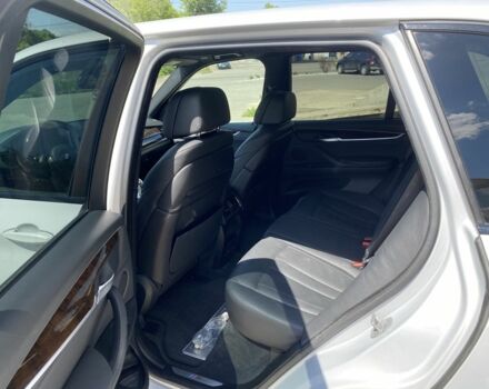 Серый БМВ Х5, объемом двигателя 3 л и пробегом 278 тыс. км за 34715 $, фото 7 на Automoto.ua