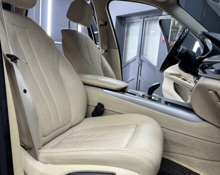 Серый БМВ Х5, объемом двигателя 2 л и пробегом 260 тыс. км за 23999 $, фото 26 на Automoto.ua