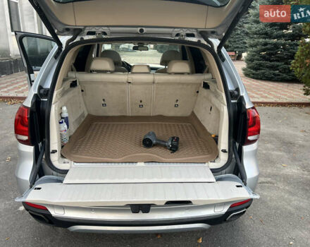 Серый БМВ Х5, объемом двигателя 2 л и пробегом 85 тыс. км за 29500 $, фото 22 на Automoto.ua