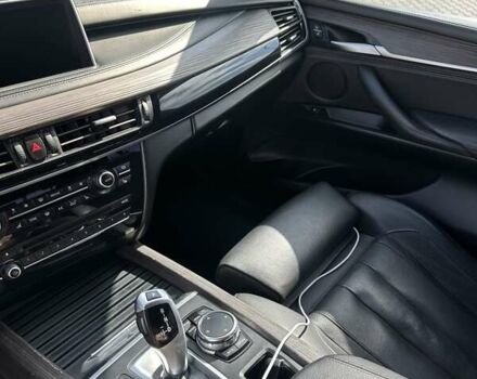 Серый БМВ Х5, объемом двигателя 2 л и пробегом 179 тыс. км за 25000 $, фото 9 на Automoto.ua