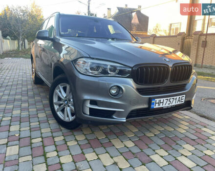 Серый БМВ Х5, объемом двигателя 2 л и пробегом 232 тыс. км за 24000 $, фото 1 на Automoto.ua