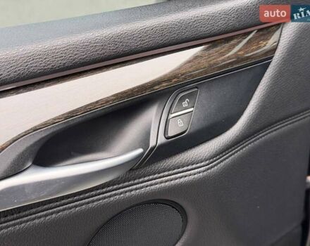 Серый БМВ Х5, объемом двигателя 2.98 л и пробегом 148 тыс. км за 25000 $, фото 33 на Automoto.ua