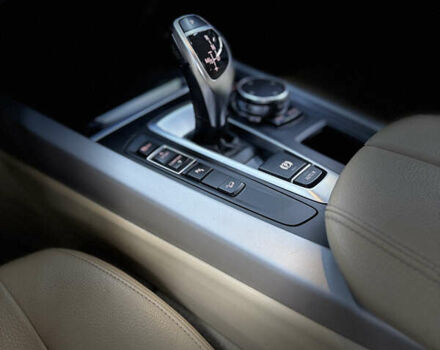 Серый БМВ Х5, объемом двигателя 2 л и пробегом 260 тыс. км за 23999 $, фото 13 на Automoto.ua