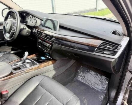 Серый БМВ Х5, объемом двигателя 3 л и пробегом 73 тыс. км за 6800 $, фото 7 на Automoto.ua