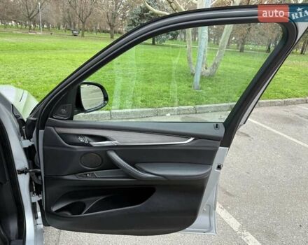 Сірий БМВ Х5, об'ємом двигуна 2.98 л та пробігом 140 тис. км за 27500 $, фото 35 на Automoto.ua