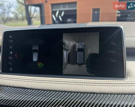 Серый БМВ Х5, объемом двигателя 3 л и пробегом 230 тыс. км за 36000 $, фото 47 на Automoto.ua