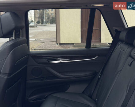 Серый БМВ Х5, объемом двигателя 3 л и пробегом 220 тыс. км за 25300 $, фото 60 на Automoto.ua