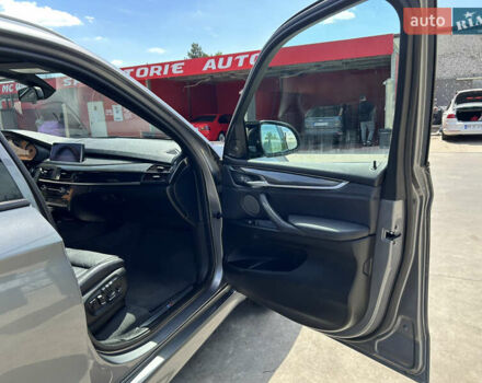 Сірий БМВ Х5, об'ємом двигуна 2 л та пробігом 136 тис. км за 31000 $, фото 36 на Automoto.ua