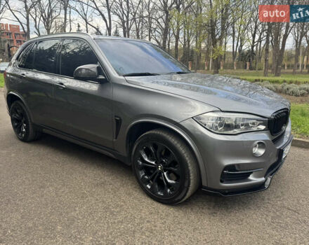 Серый БМВ Х5, объемом двигателя 3 л и пробегом 230 тыс. км за 36000 $, фото 2 на Automoto.ua
