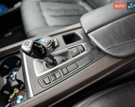 Серый БМВ Х5, объемом двигателя 3 л и пробегом 127 тыс. км за 19700 $, фото 16 на Automoto.ua