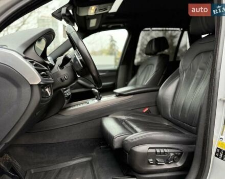 Сірий БМВ Х5, об'ємом двигуна 2.98 л та пробігом 140 тис. км за 27500 $, фото 19 на Automoto.ua