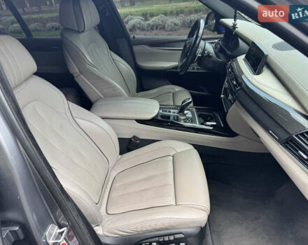 Серый БМВ Х5, объемом двигателя 3 л и пробегом 230 тыс. км за 36000 $, фото 25 на Automoto.ua