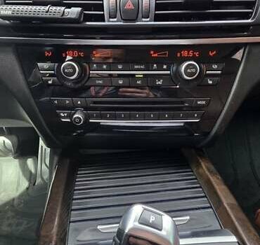 Сірий БМВ Х5, об'ємом двигуна 3 л та пробігом 241 тис. км за 32800 $, фото 4 на Automoto.ua