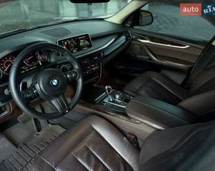 Серый БМВ Х5, объемом двигателя 3 л и пробегом 153 тыс. км за 24800 $, фото 26 на Automoto.ua