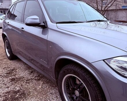 Серый БМВ Х5, объемом двигателя 3 л и пробегом 163 тыс. км за 41000 $, фото 1 на Automoto.ua