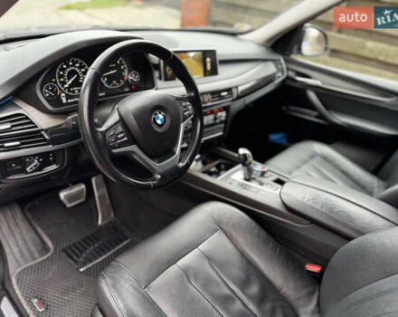 Серый БМВ Х5, объемом двигателя 3 л и пробегом 127 тыс. км за 19700 $, фото 13 на Automoto.ua