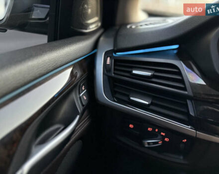 Серый БМВ Х5, объемом двигателя 3 л и пробегом 153 тыс. км за 24800 $, фото 28 на Automoto.ua