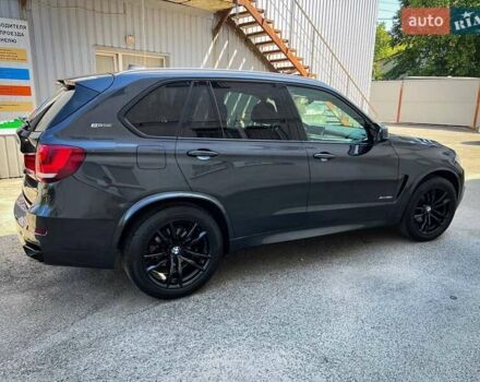 Сірий БМВ Х5, об'ємом двигуна 2 л та пробігом 210 тис. км за 29000 $, фото 2 на Automoto.ua