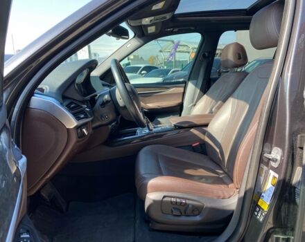 Серый БМВ Х5, объемом двигателя 3 л и пробегом 152 тыс. км за 19800 $, фото 17 на Automoto.ua