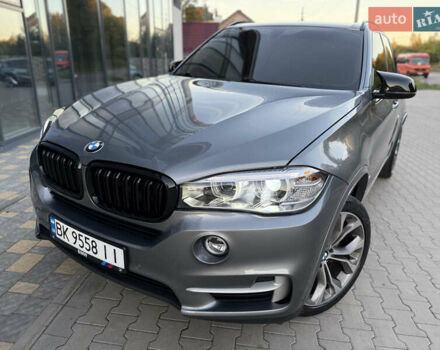 Серый БМВ Х5, объемом двигателя 3 л и пробегом 153 тыс. км за 24800 $, фото 7 на Automoto.ua