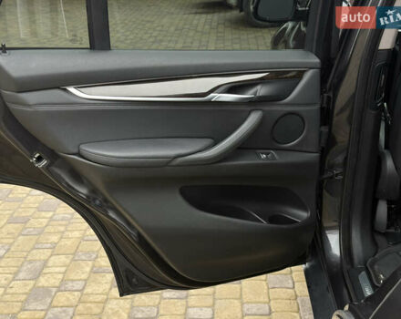 Серый БМВ Х5, объемом двигателя 3 л и пробегом 220 тыс. км за 25300 $, фото 61 на Automoto.ua