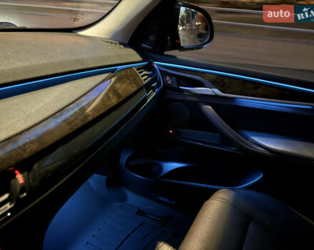 Серый БМВ Х5, объемом двигателя 3 л и пробегом 153 тыс. км за 24800 $, фото 3 на Automoto.ua