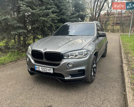 Серый БМВ Х5, объемом двигателя 3 л и пробегом 230 тыс. км за 36000 $, фото 1 на Automoto.ua