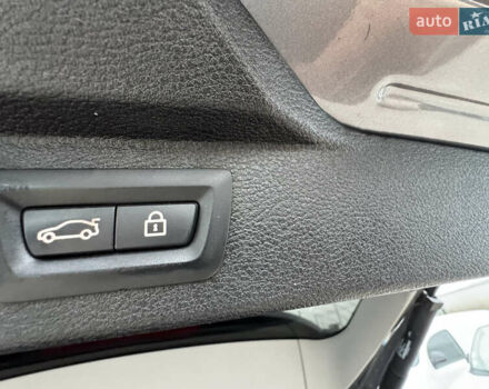 Сірий БМВ Х5, об'ємом двигуна 2 л та пробігом 161 тис. км за 23500 $, фото 25 на Automoto.ua