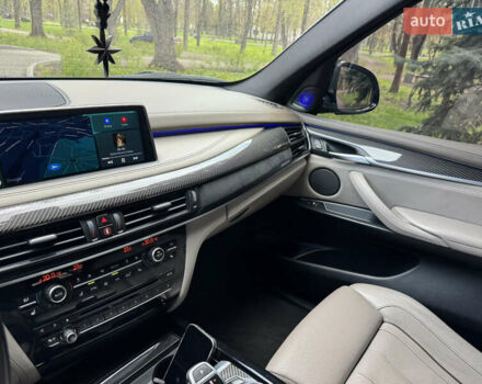 Серый БМВ Х5, объемом двигателя 3 л и пробегом 230 тыс. км за 36000 $, фото 15 на Automoto.ua