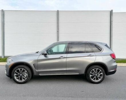 Серый БМВ Х5, объемом двигателя 3 л и пробегом 73 тыс. км за 6800 $, фото 2 на Automoto.ua