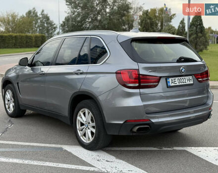 Серый БМВ Х5, объемом двигателя 2 л и пробегом 243 тыс. км за 27000 $, фото 11 на Automoto.ua