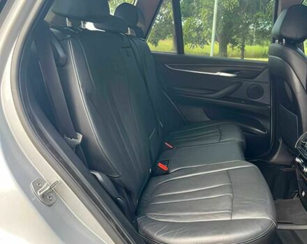 Серый БМВ Х5, объемом двигателя 3 л и пробегом 75 тыс. км за 21500 $, фото 12 на Automoto.ua