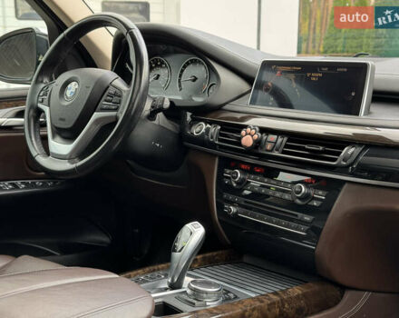 Серый БМВ Х5, объемом двигателя 3 л и пробегом 305 тыс. км за 18990 $, фото 24 на Automoto.ua