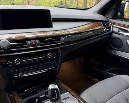 Серый БМВ Х5, объемом двигателя 3 л и пробегом 105 тыс. км за 24000 $, фото 5 на Automoto.ua