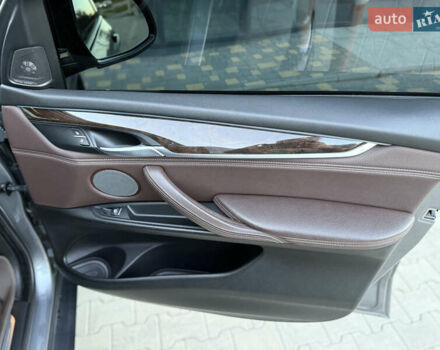 Серый БМВ Х5, объемом двигателя 3 л и пробегом 153 тыс. км за 24800 $, фото 29 на Automoto.ua