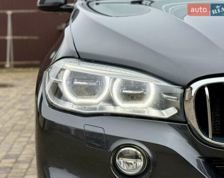 Серый БМВ Х5, объемом двигателя 3 л и пробегом 220 тыс. км за 25300 $, фото 32 на Automoto.ua