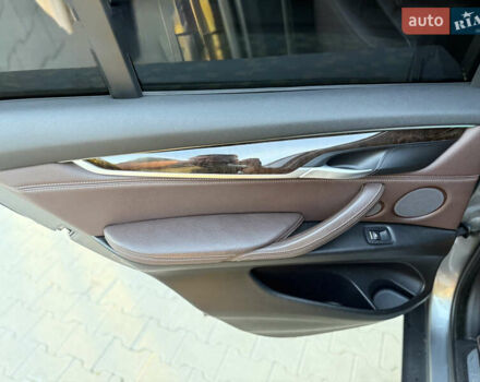 Серый БМВ Х5, объемом двигателя 3 л и пробегом 153 тыс. км за 24800 $, фото 22 на Automoto.ua