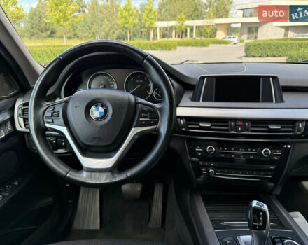 Серый БМВ Х5, объемом двигателя 3 л и пробегом 131 тыс. км за 27850 $, фото 31 на Automoto.ua