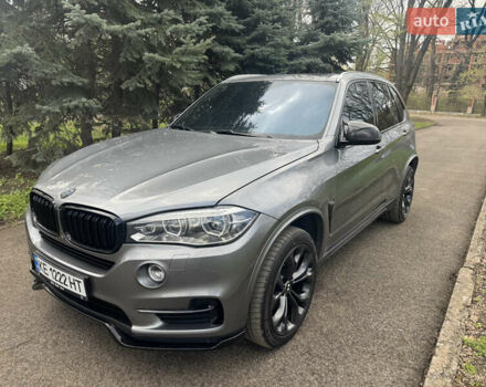 Серый БМВ Х5, объемом двигателя 3 л и пробегом 230 тыс. км за 36000 $, фото 3 на Automoto.ua